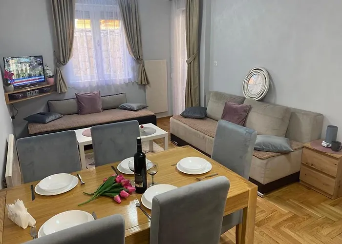 Amica アパート ズラティボール